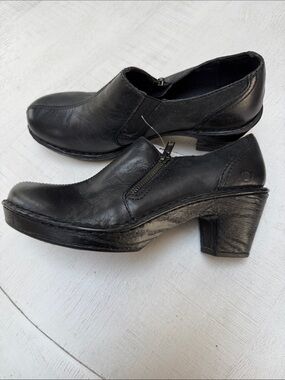 Born Black Leather Upper Slip-On Heeled Shoe with Side Zip size 9